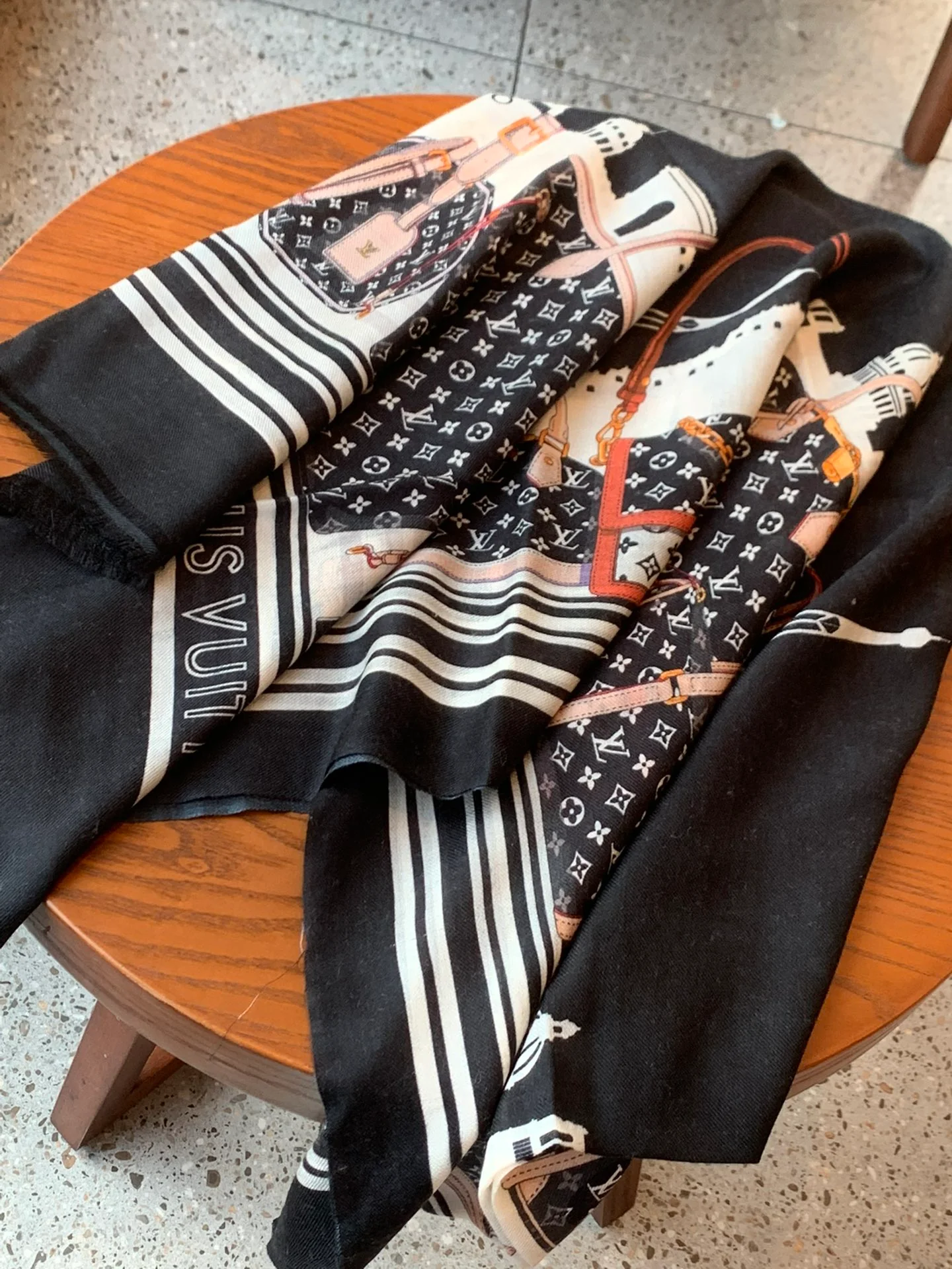 Шарф LV с принтом в виде цепочек - 100-200 см - Кашемир 100% чистоты - 1 шт.