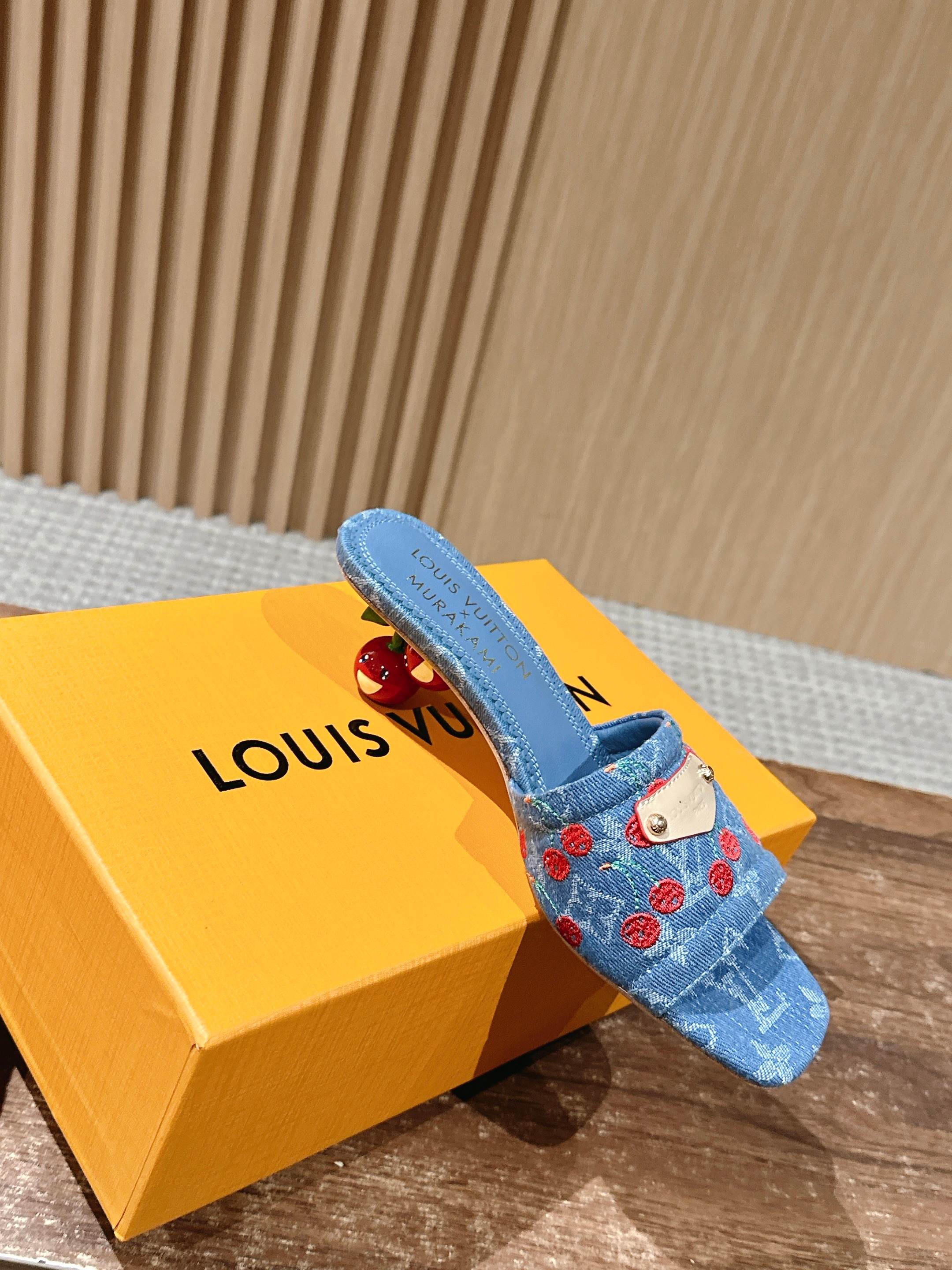 LV - Коллекция Такаши Мураками в стиле ретро - Сандалии на низком каблуке - Джинсовый, голубой, вишневый