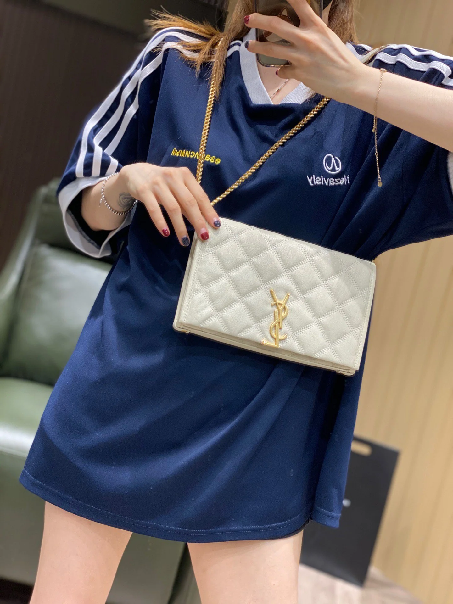 Сумка YSL-Becky из овечьей кожи с ромбовидной стёжкой и цепочкой