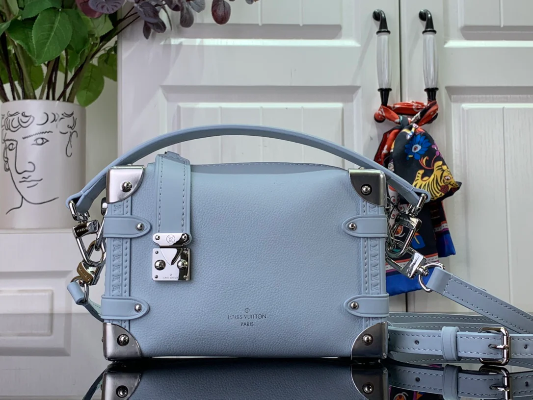 m83080-LV-side-trunk-pm chain bag-blue