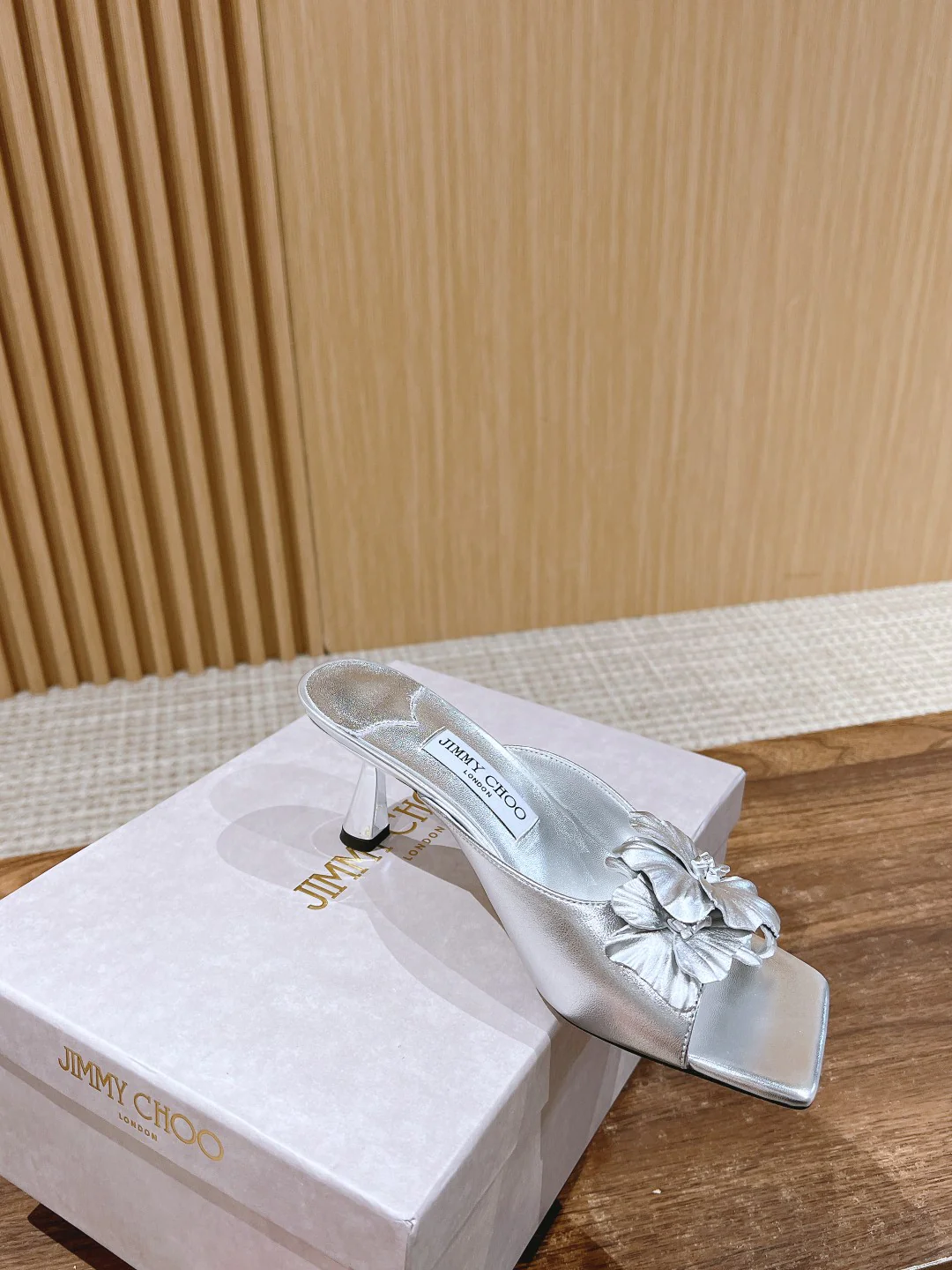 Jimmy - Тапочки на каблуке с бантом - Серебряный