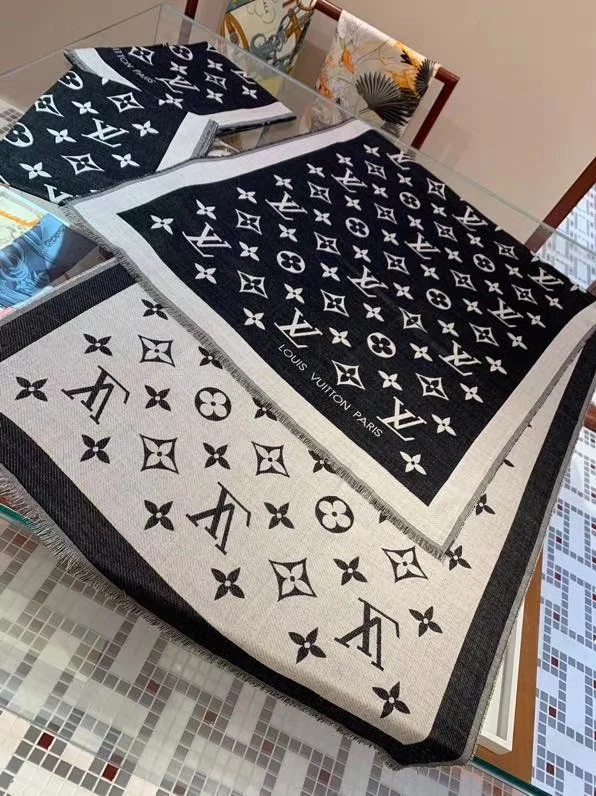 Шерстяной жаккардовый шарф LV Miss LV - 75-200 см