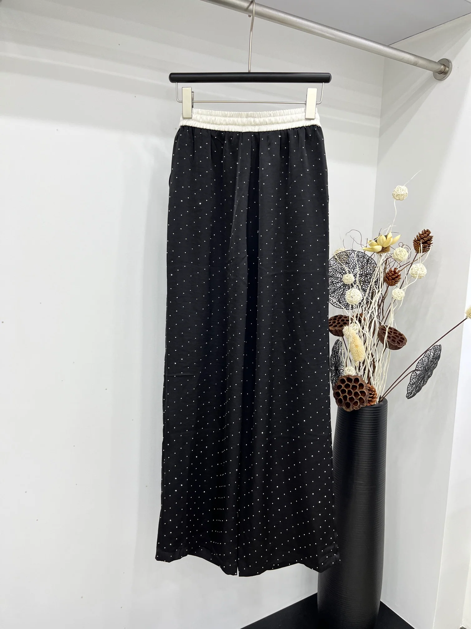 Miu Miu - 2404-24 Новые повседневные брюки - Черные