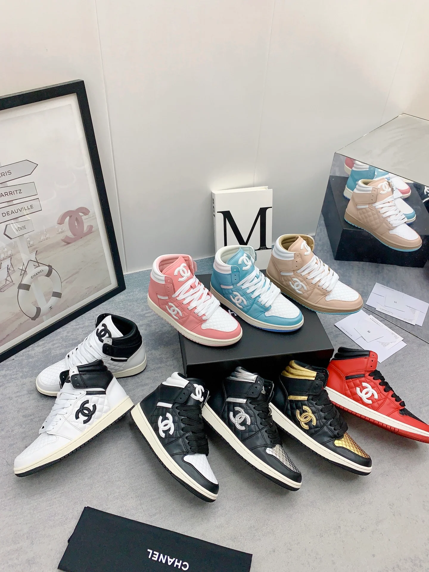 Коллекция Chanel 2023 года - Повседневные высокие кроссовки - Унисекс - Розовые