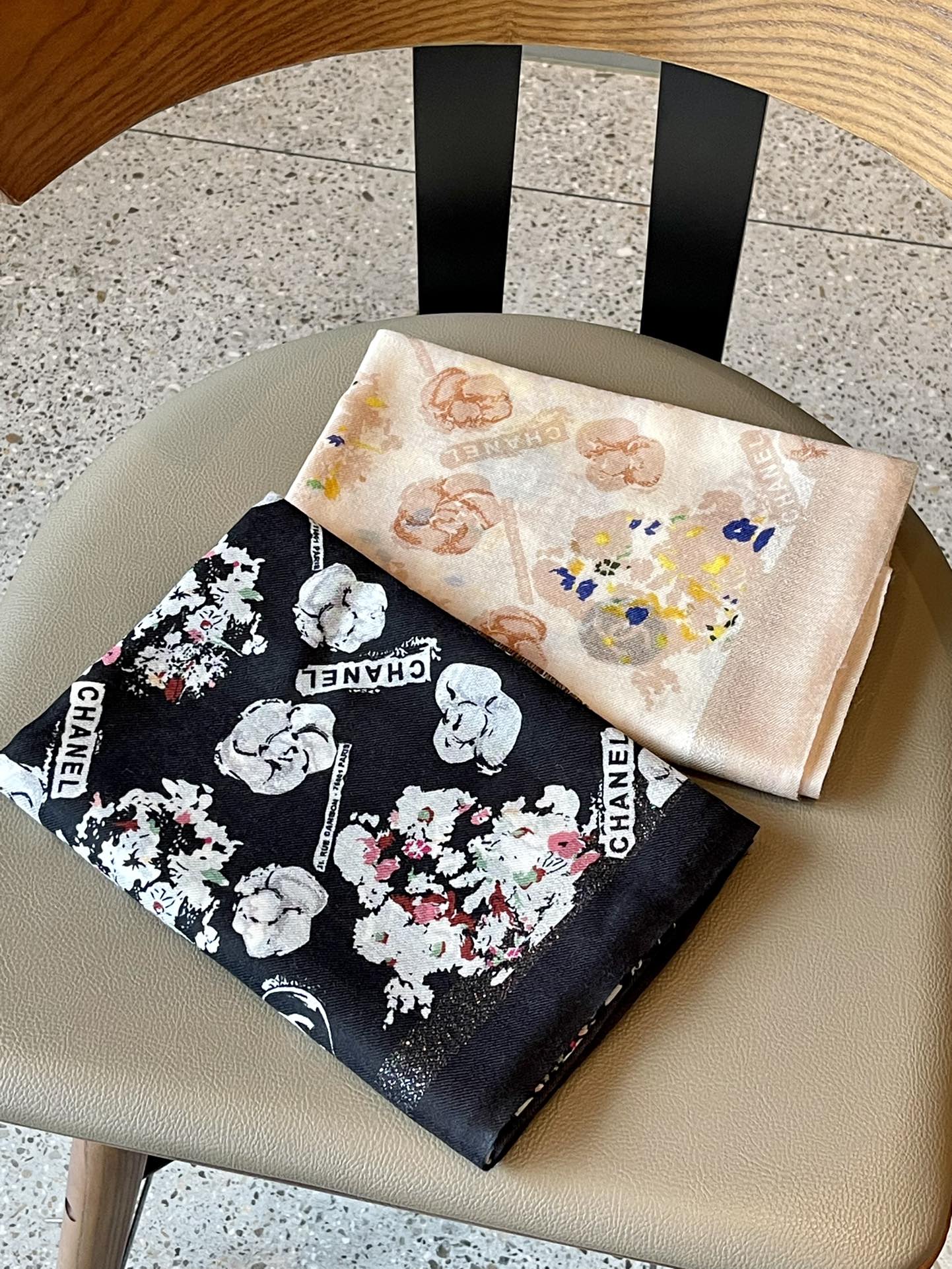 Chanel - Длинный шарф с геометрическим принтом из серебряной нити - 110 см - 200 см - 100% - Кашемир премиум-класса