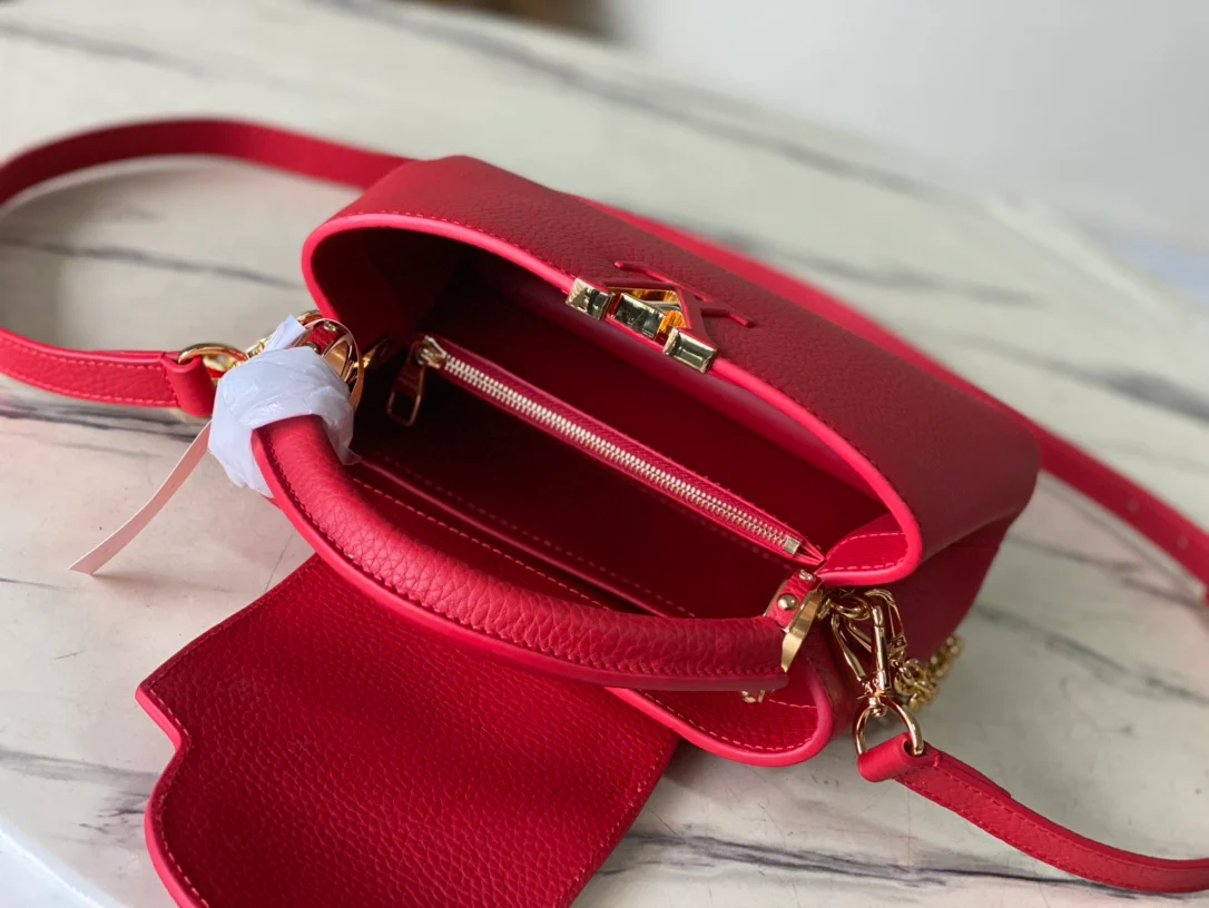 Кожаная сумка LV Capucines - красная.