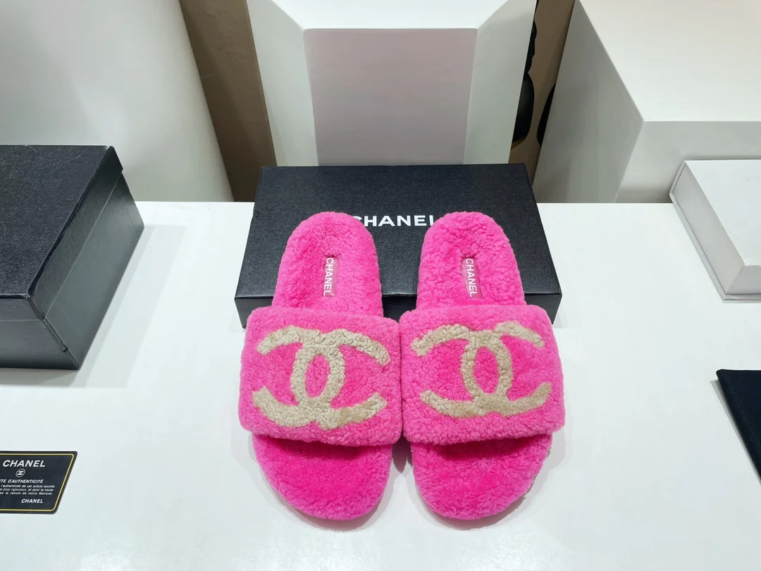 Классические осенние домашние тапочки Chanel 2022 года из овечьей шерсти, бестселлер – розовые.