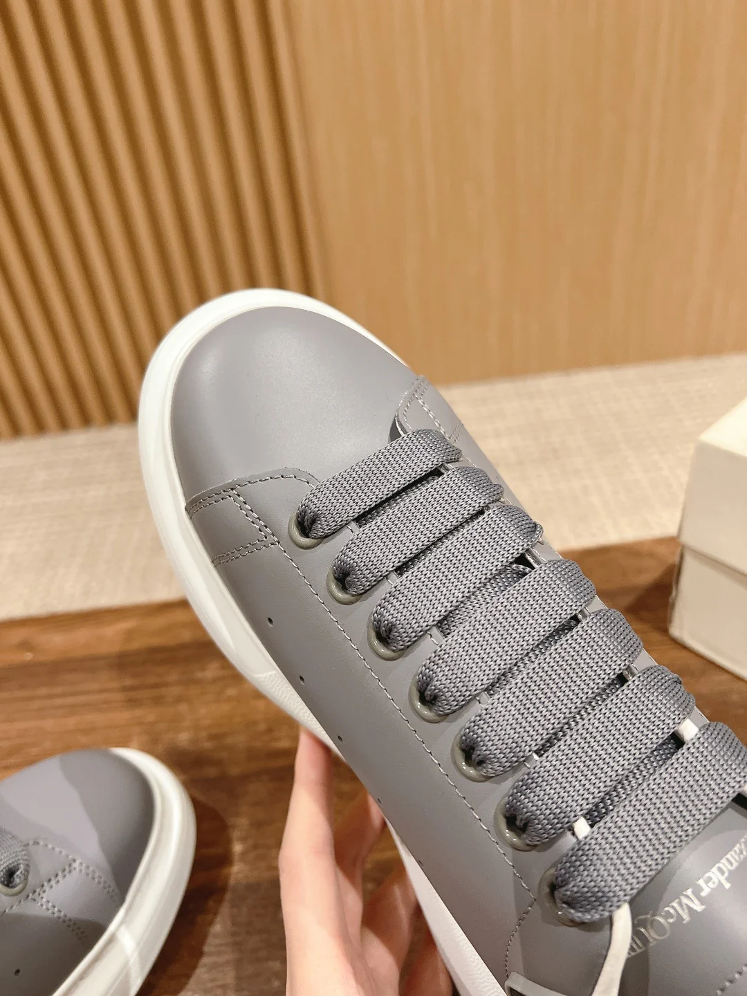 Повседневные туфли на платформе McQueen 2024 - серые