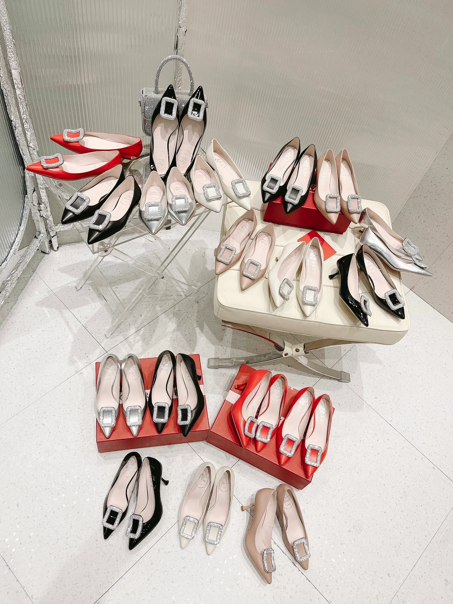 SF Ferragamo - Туфли-балетки с острым носком