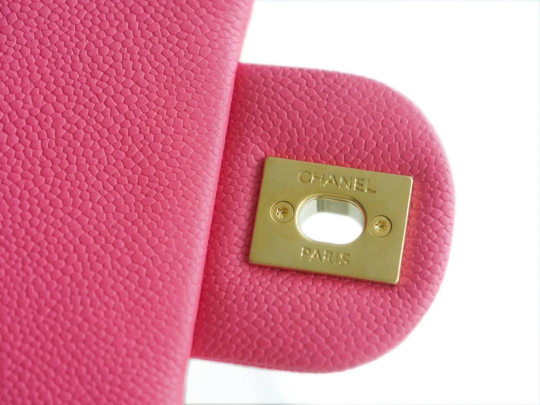 Новинка сезона весна/лето 2023 от Chanel - Сумка на цепочке в форме сердца - Сумка CF - Персиково-розовая - Мини