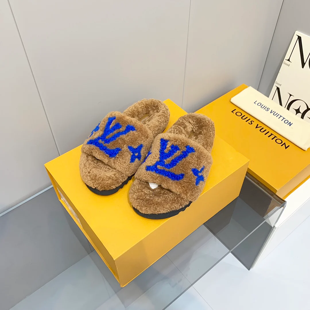 Новинка ранней весны 2022 года от LV - Меховые тапочки - Коричневые
