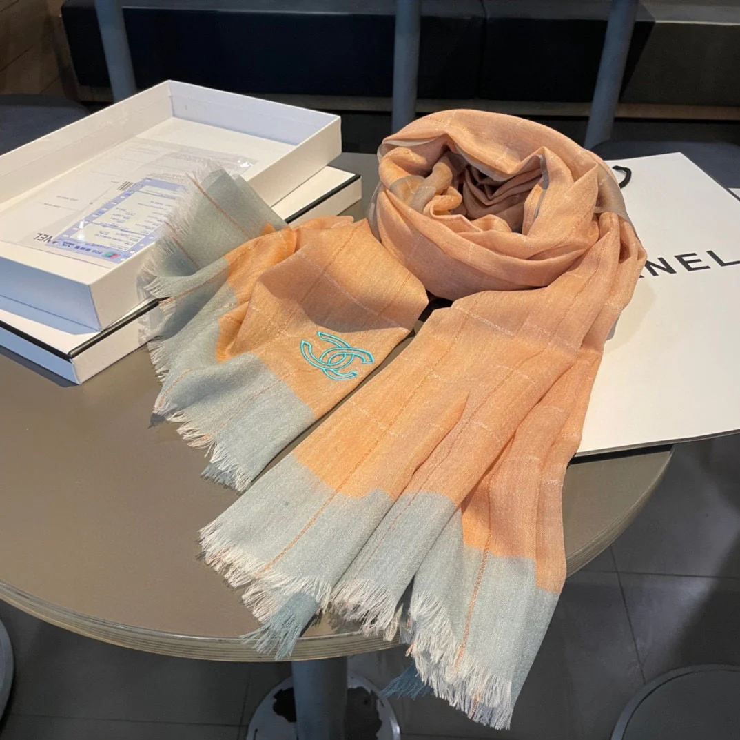 Chanel - Легкий шарф в клетку с золотой нитью - 90-210 см - Высококачественный австралийский импортный чистый кашемир