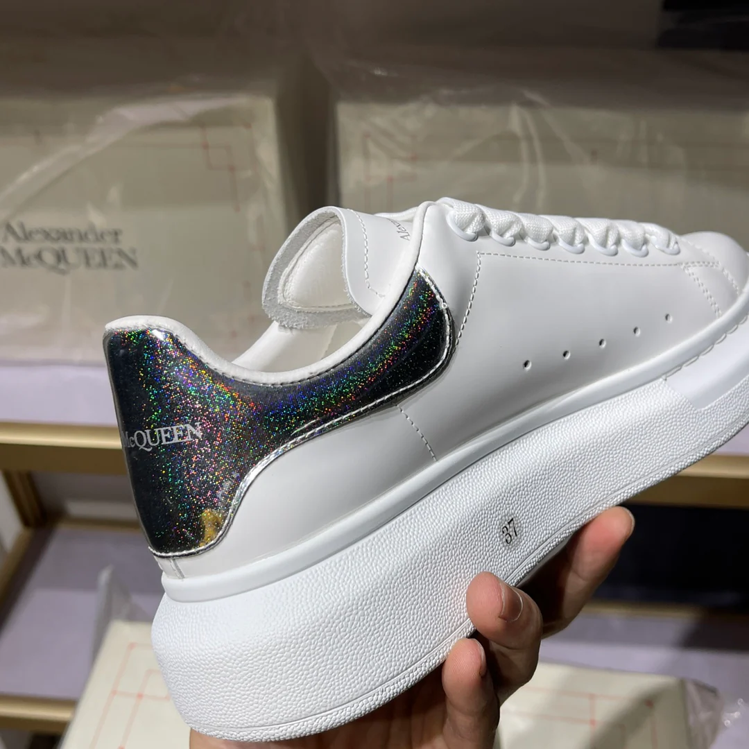 Классические белые кроссовки McQueen - унисекс - серебристый каблук с зеркальной отделкой