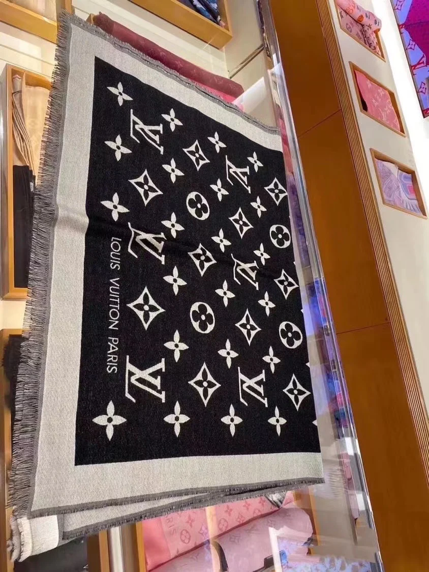 Шерстяной жаккардовый шарф LV Miss LV - 75-200 см