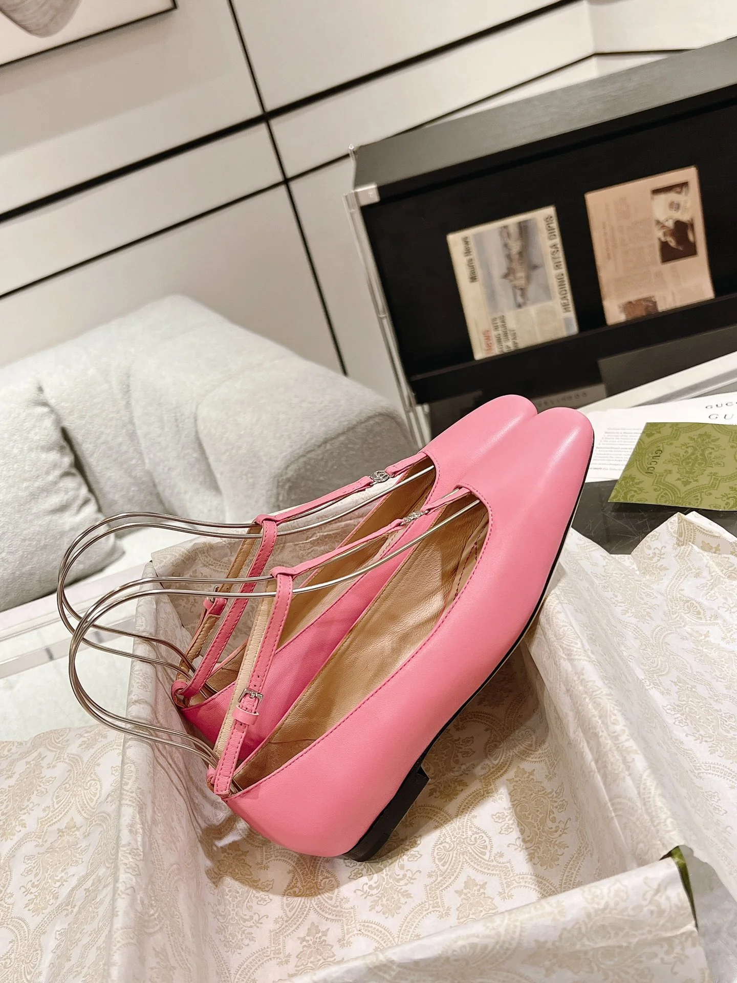 Новинка сезона весна/лето 2023 от Gucci - балетки.