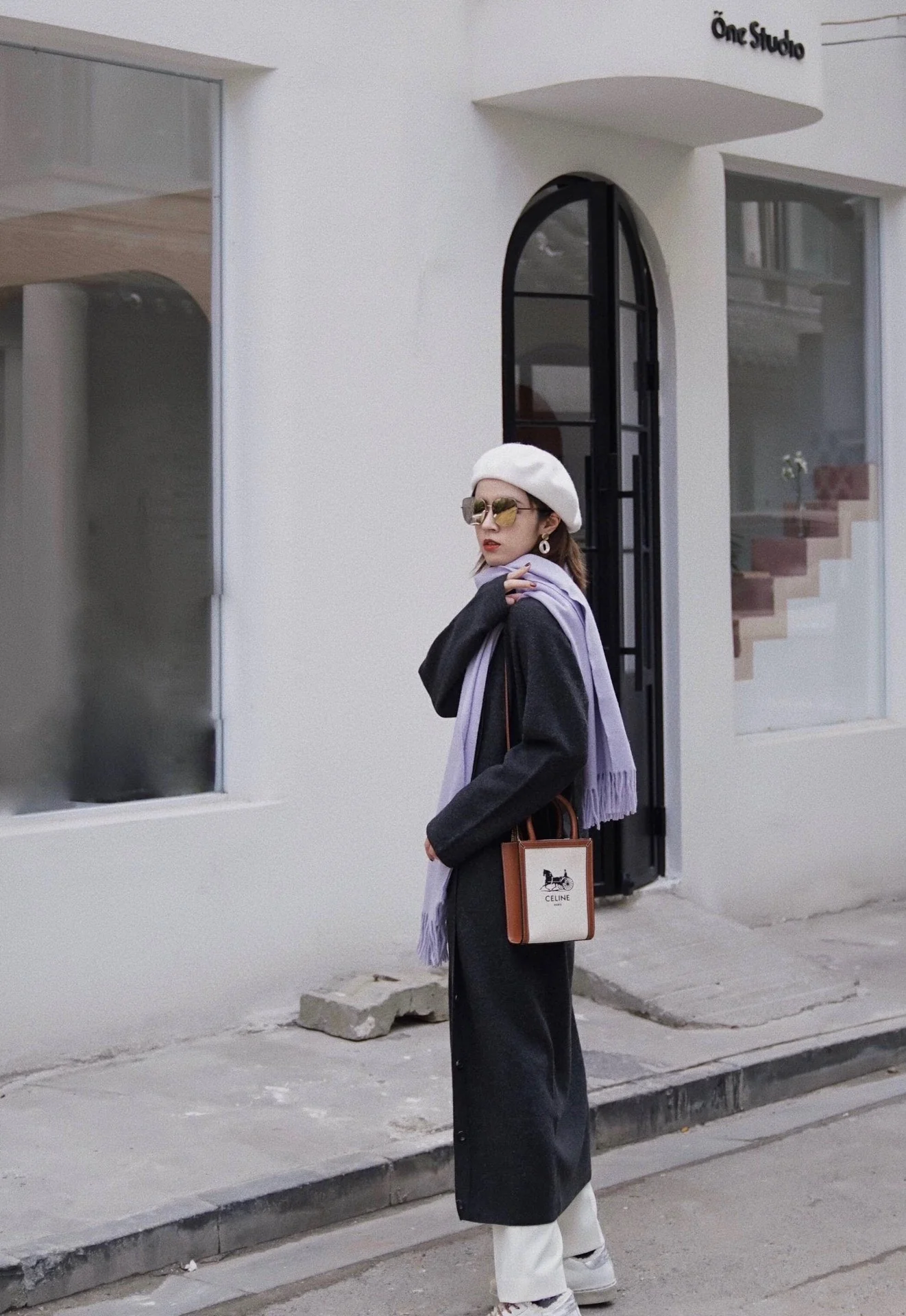 Мини-сумочка Celine Cabas Sulky с принтом из кожи вагю, вертикальная, желто-коричневая ткань.