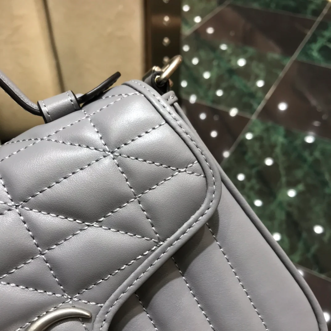 Сумка Gucci Marmont из геометрической коллекции