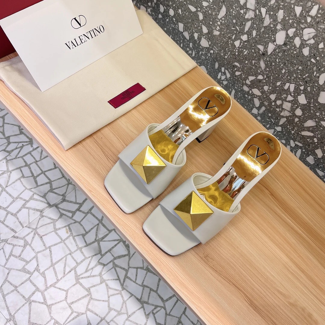 Туфли Valentino с открытым носком на массивном каблуке