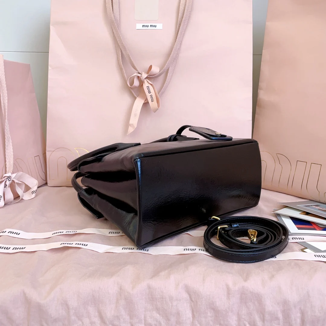 Сумка Miu Miu 5ba303 Miusolitaire из телячьей кожи - черная