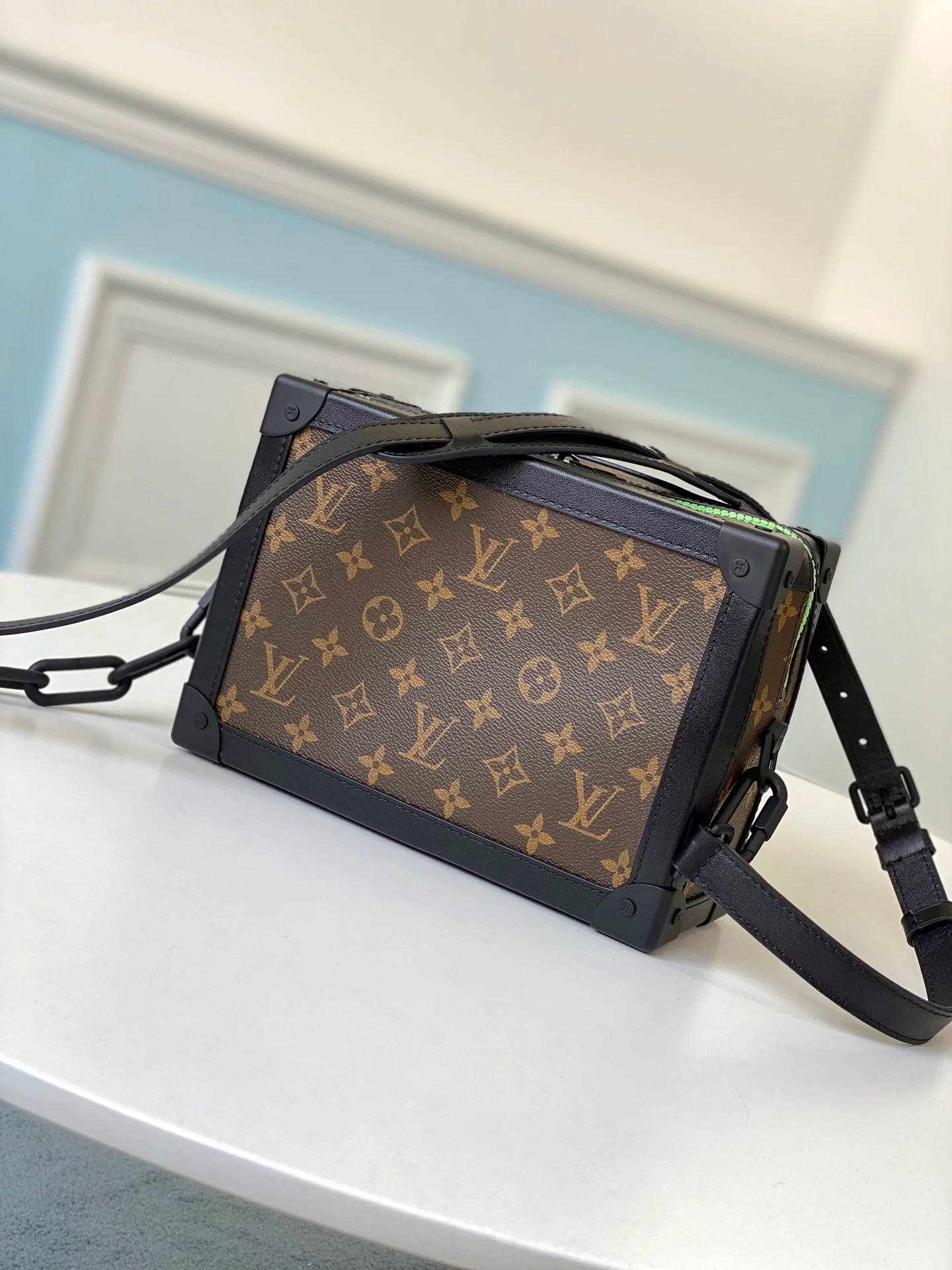 lv-m45619-zoooom-with-friends-box bag