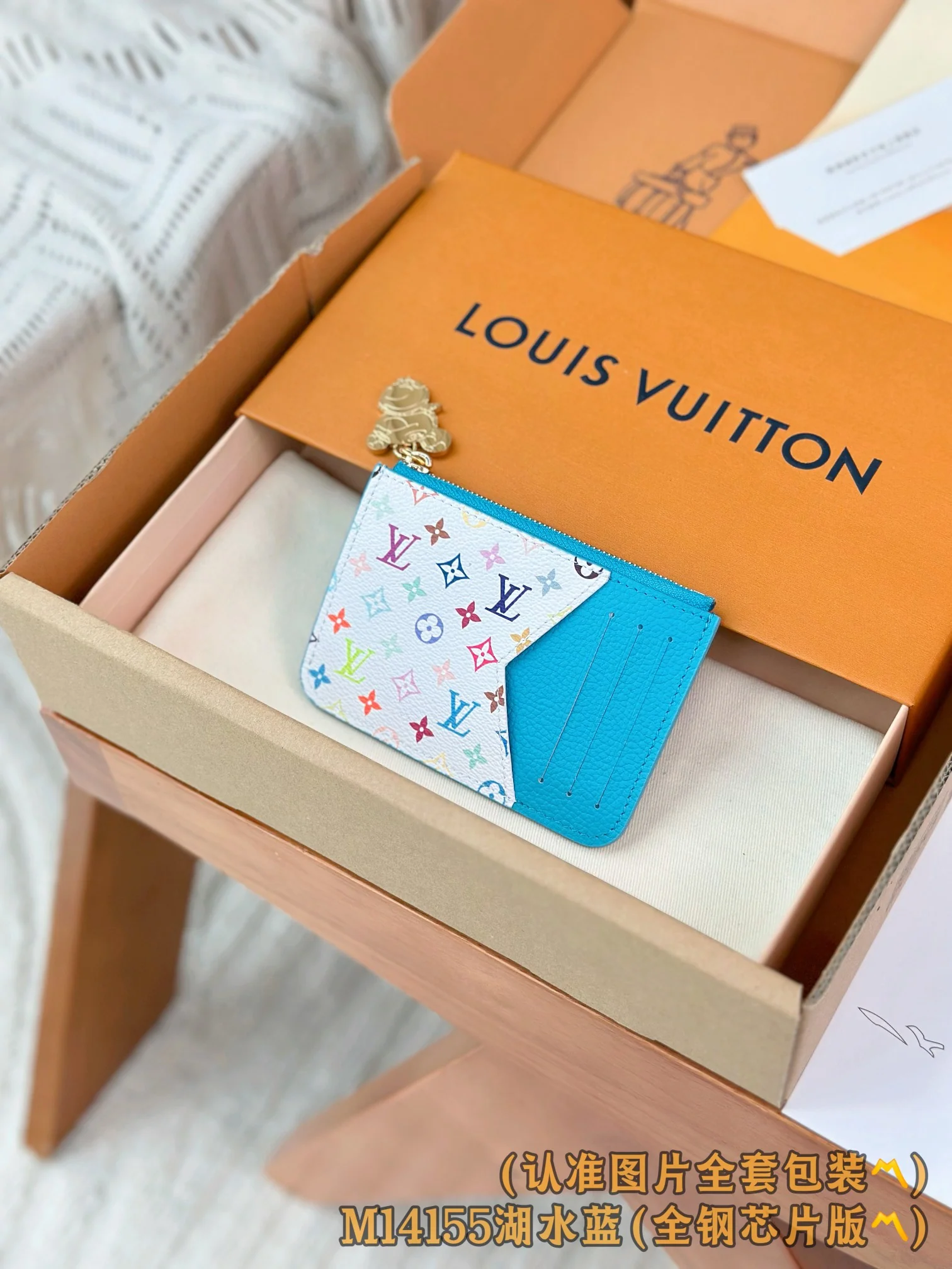 LV-m14155-tm-romy-Визитная карточка-Озерно-голубая