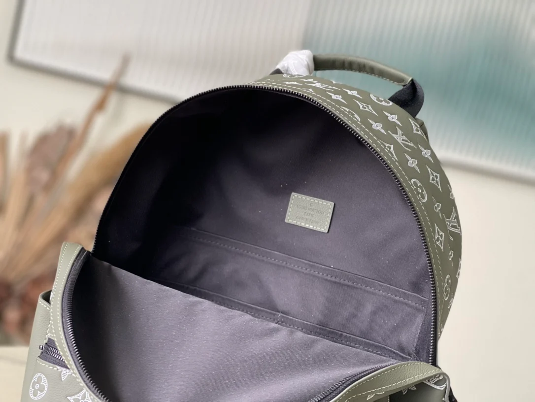 Рюкзак LV Discovery Small с рельефным рисунком - зеленый