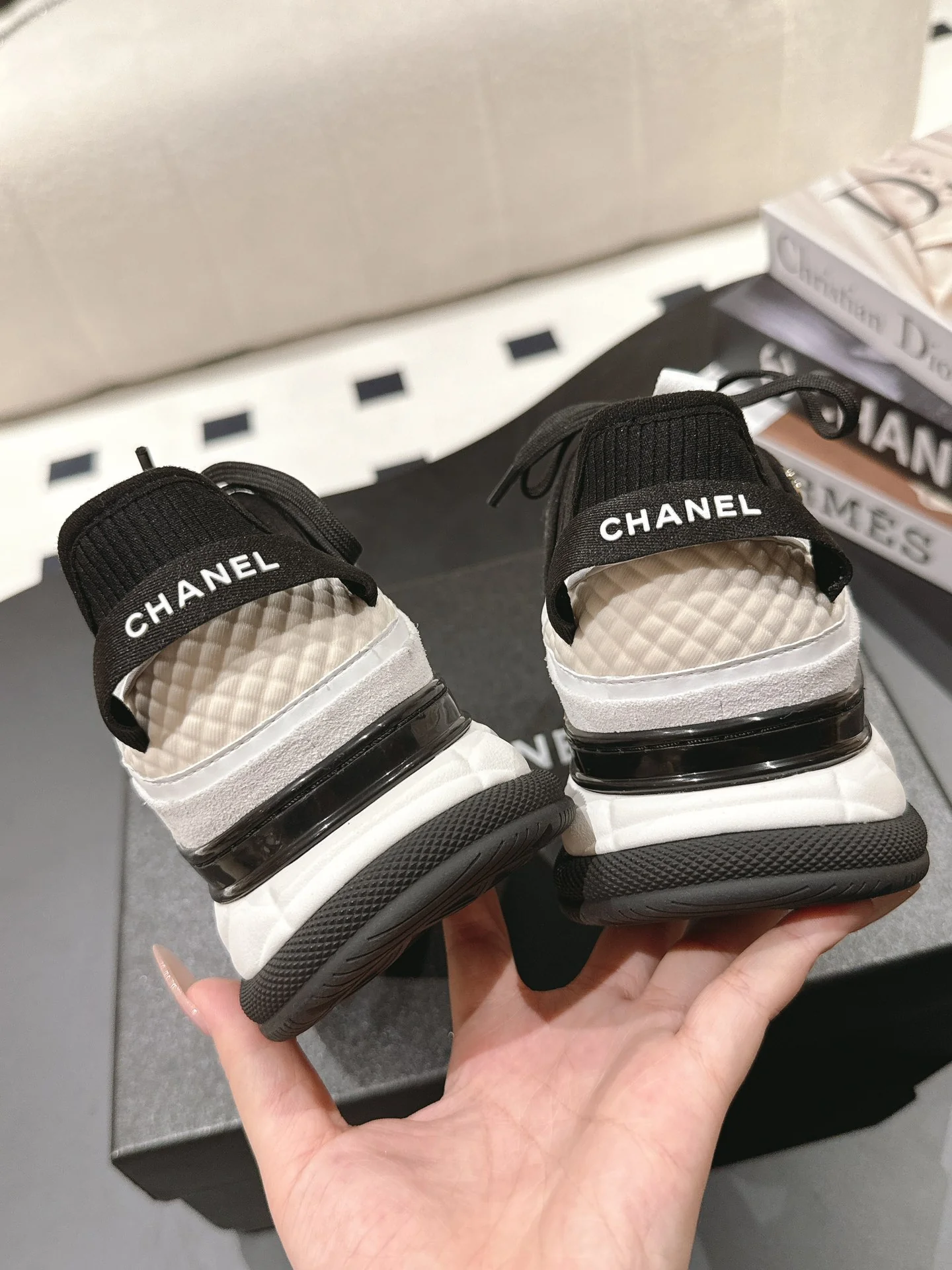 Повседневные туфли Chanel 2025 - черные