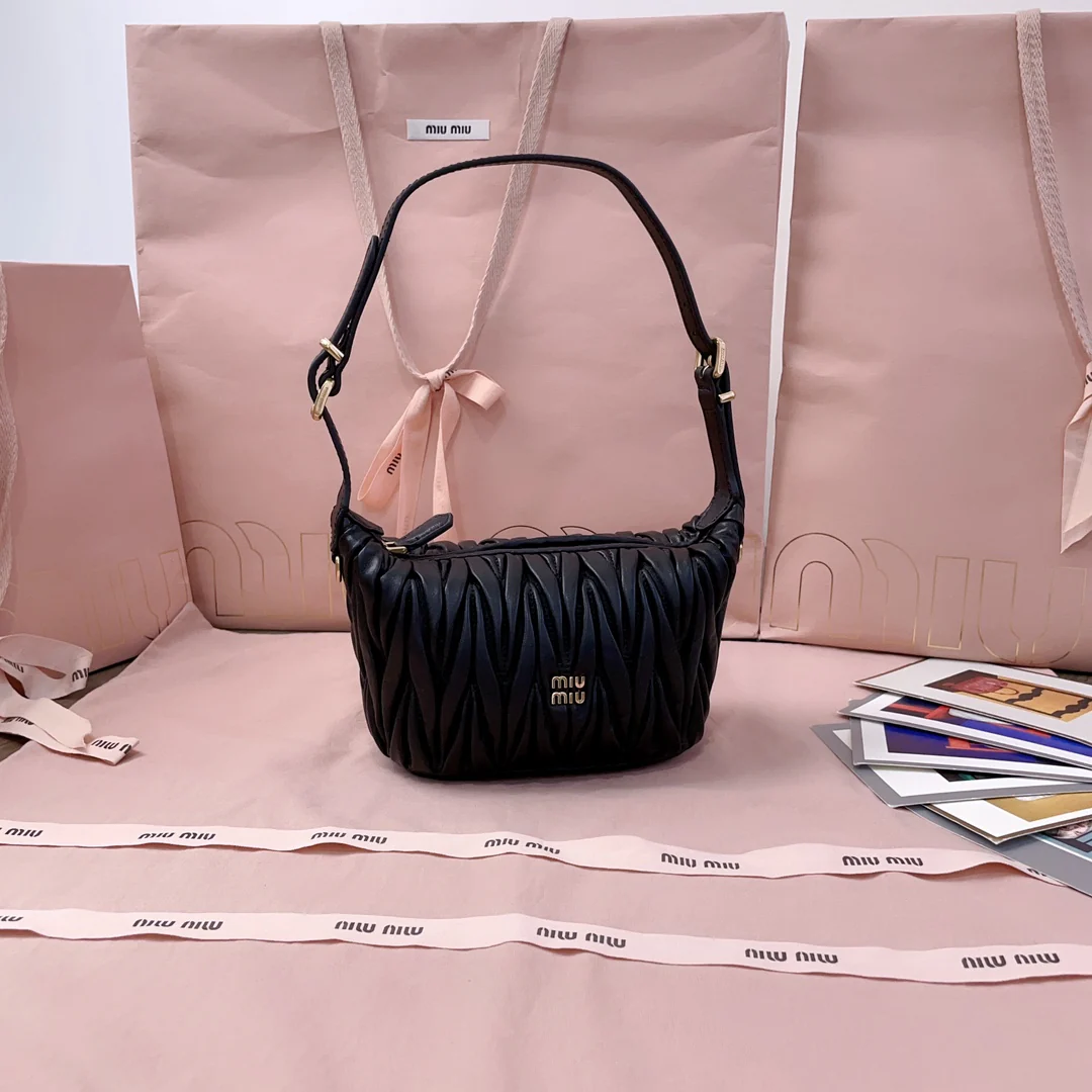 Сумка для ланча Miu Miu-5ne026-matelasse с вышивкой, мини, черная.