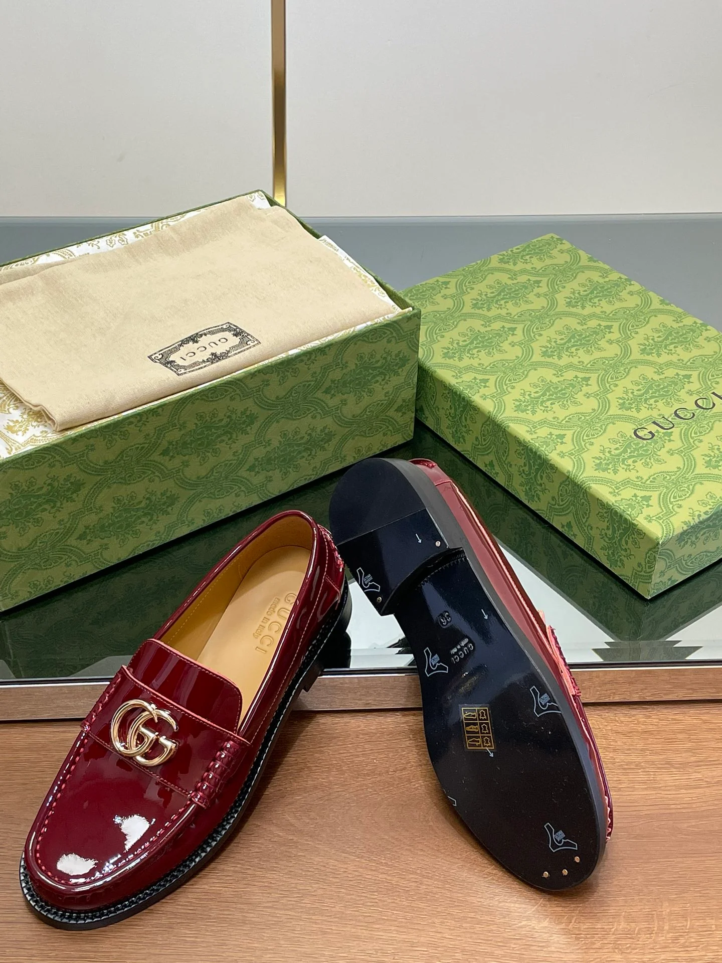 Лоферы Gucci 2024 - бордовые