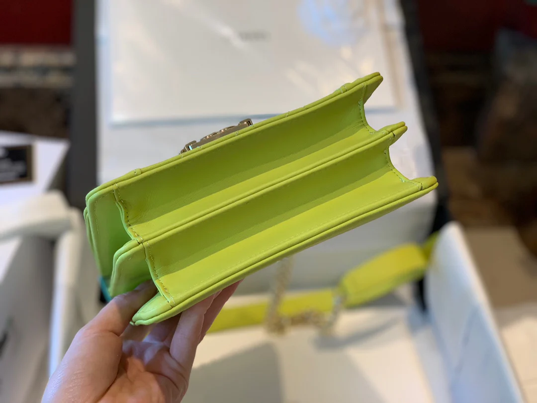 Chanel-boy-19-5-16-6cm-2