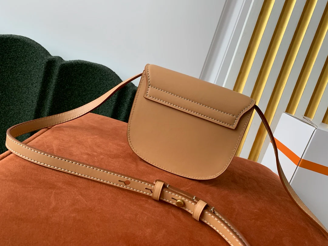 Летняя коллекция YSL 2020 - Сумка-седло Kaia - Абрикосовый цвет - 15 см