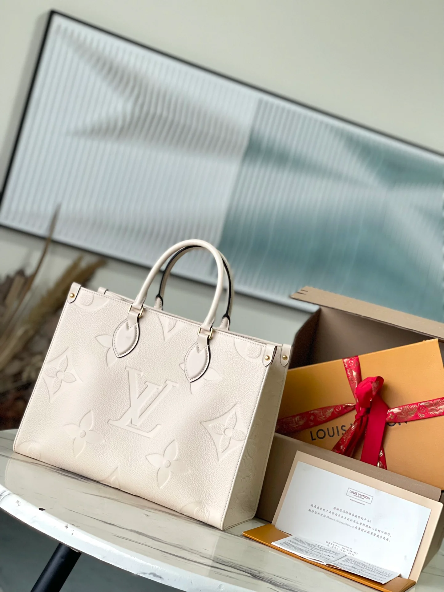 m46531-LV-onthego-mm-off-white