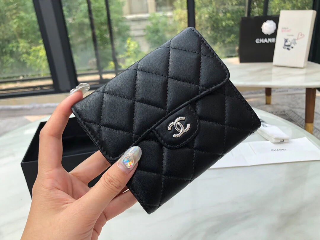 Кошелек CF Short Wallet - из черной овечьей кожи с серебряной пряжкой