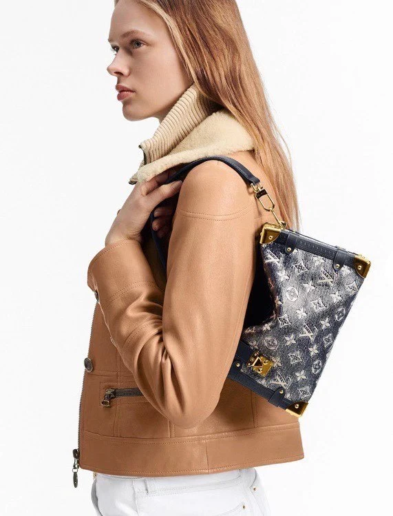 m22944-LV-side-trunk handbag-blue