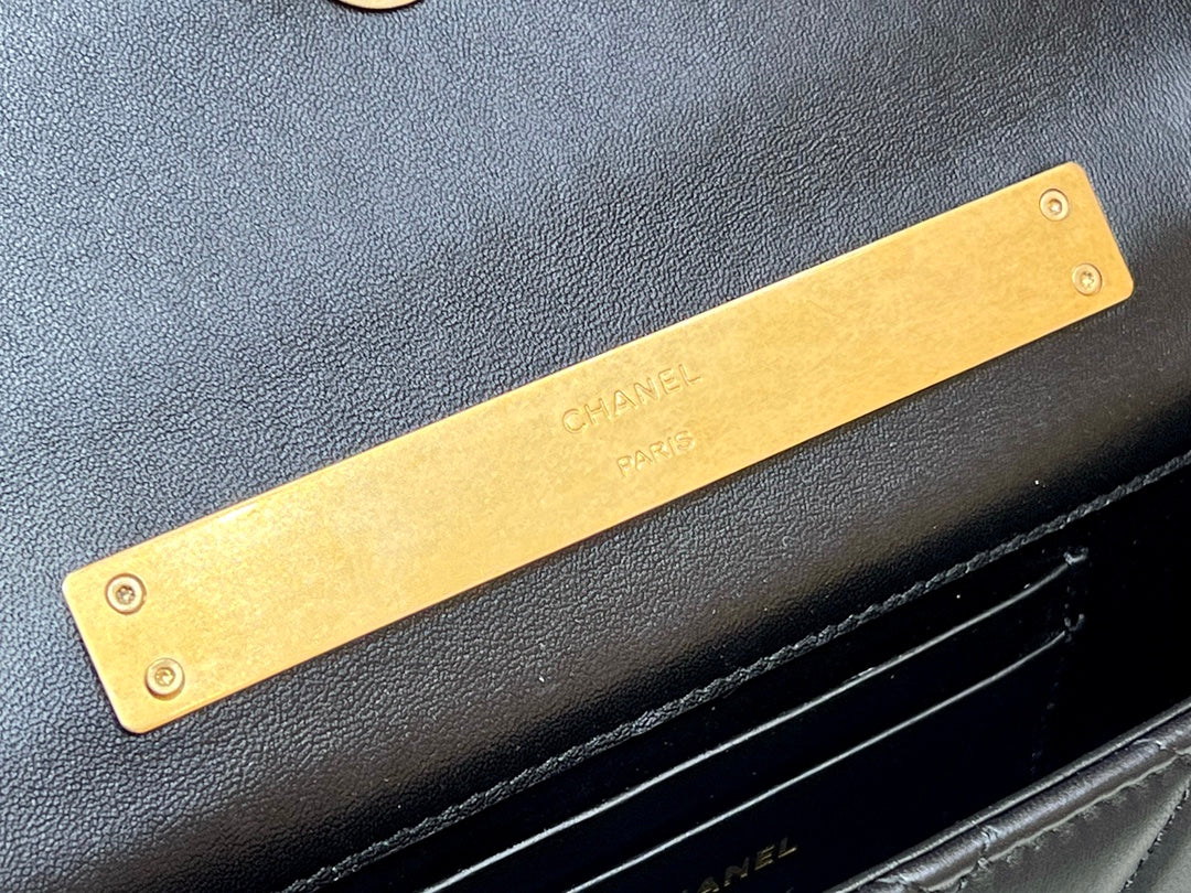 Сумка Chanel 2022 с эмалированной ручкой - Черная - Маленькая