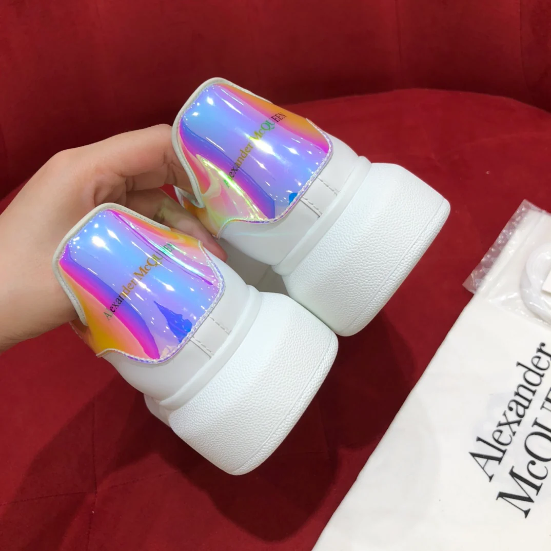 Классические белые кроссовки McQueen - светоотражающая пудра