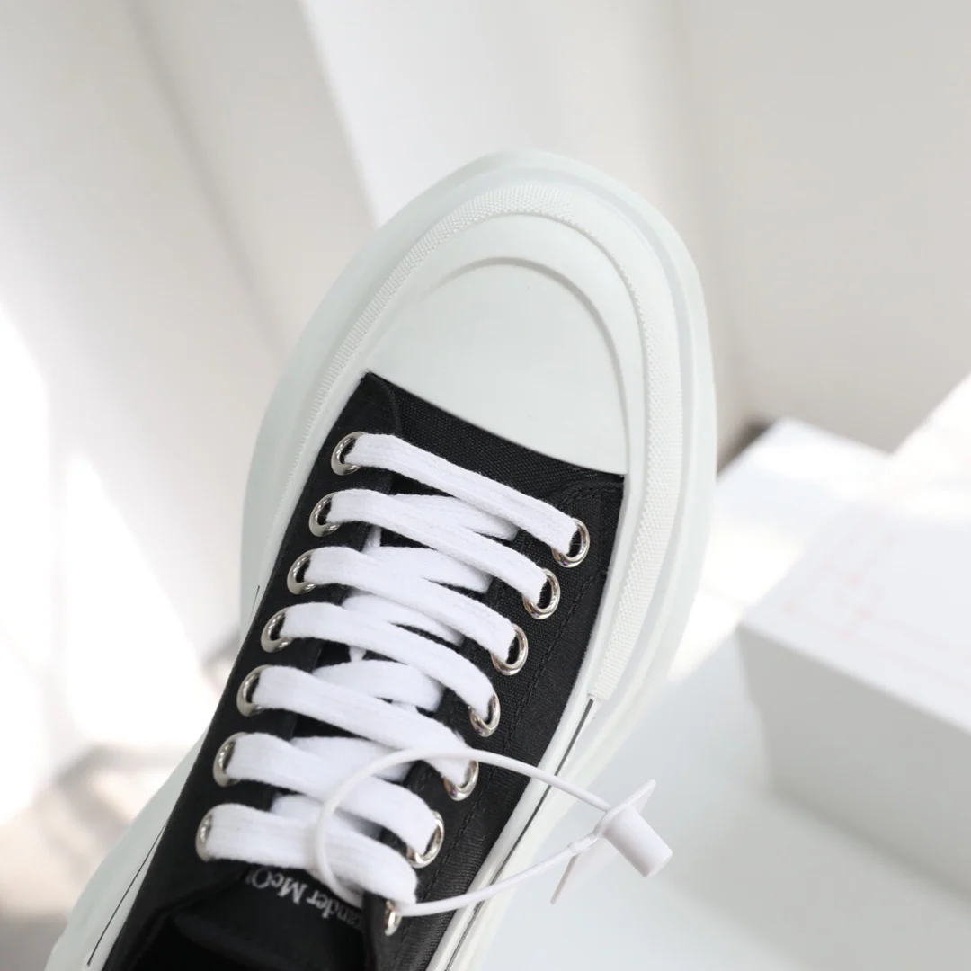 Мужские парусиновые туфли на платформе McQueen, черно-белые