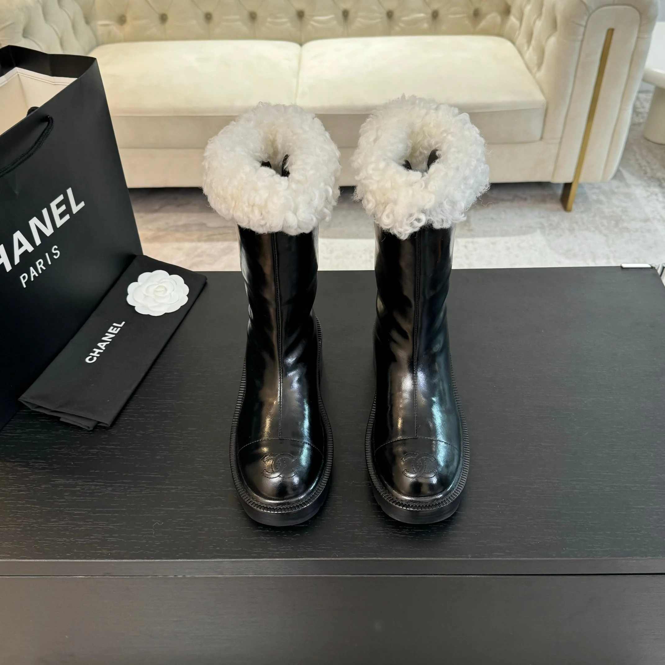 Ботильоны Chanel на платформе из овечьей кожи - черные