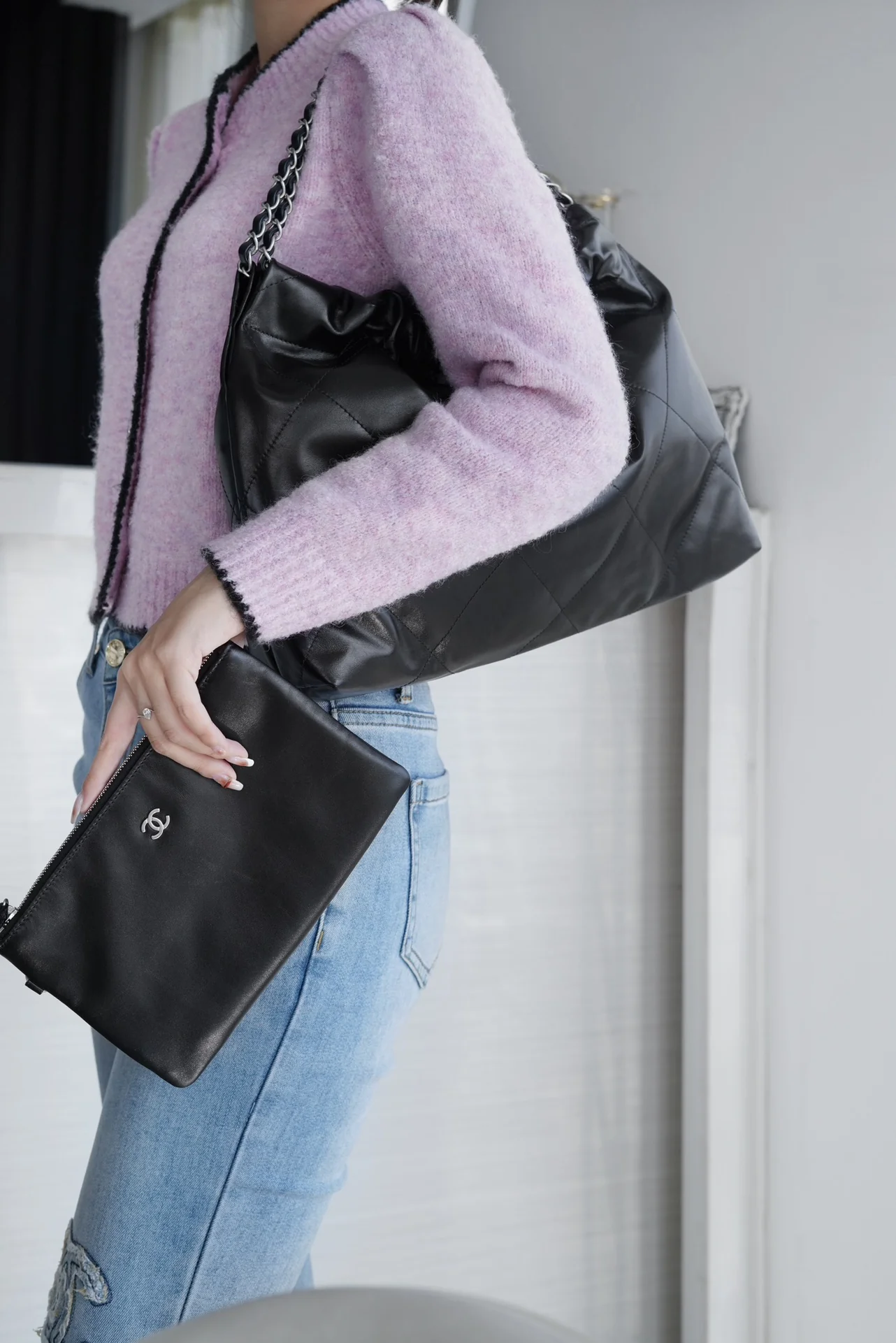 Сумка Chanel No. 22 - горизонтальная - черная