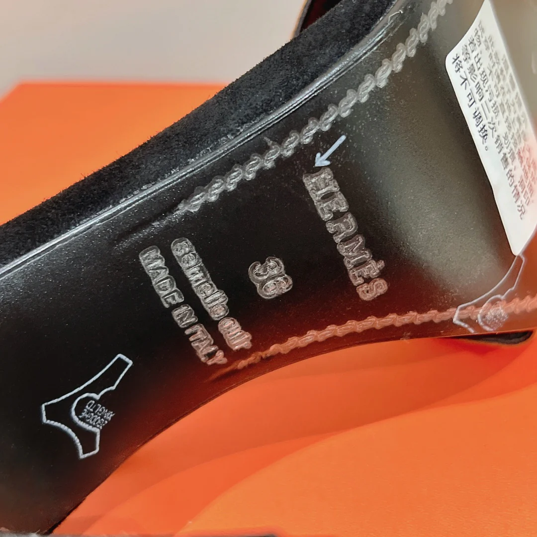 Hermes - Элегантные сандалии на высоком каблуке - 10 см - Черно-золотые