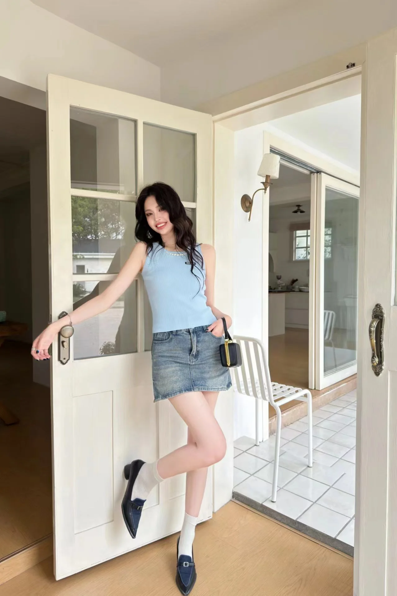 Жилет Miu Miu-2404 из плотной вязки с бисером, синий