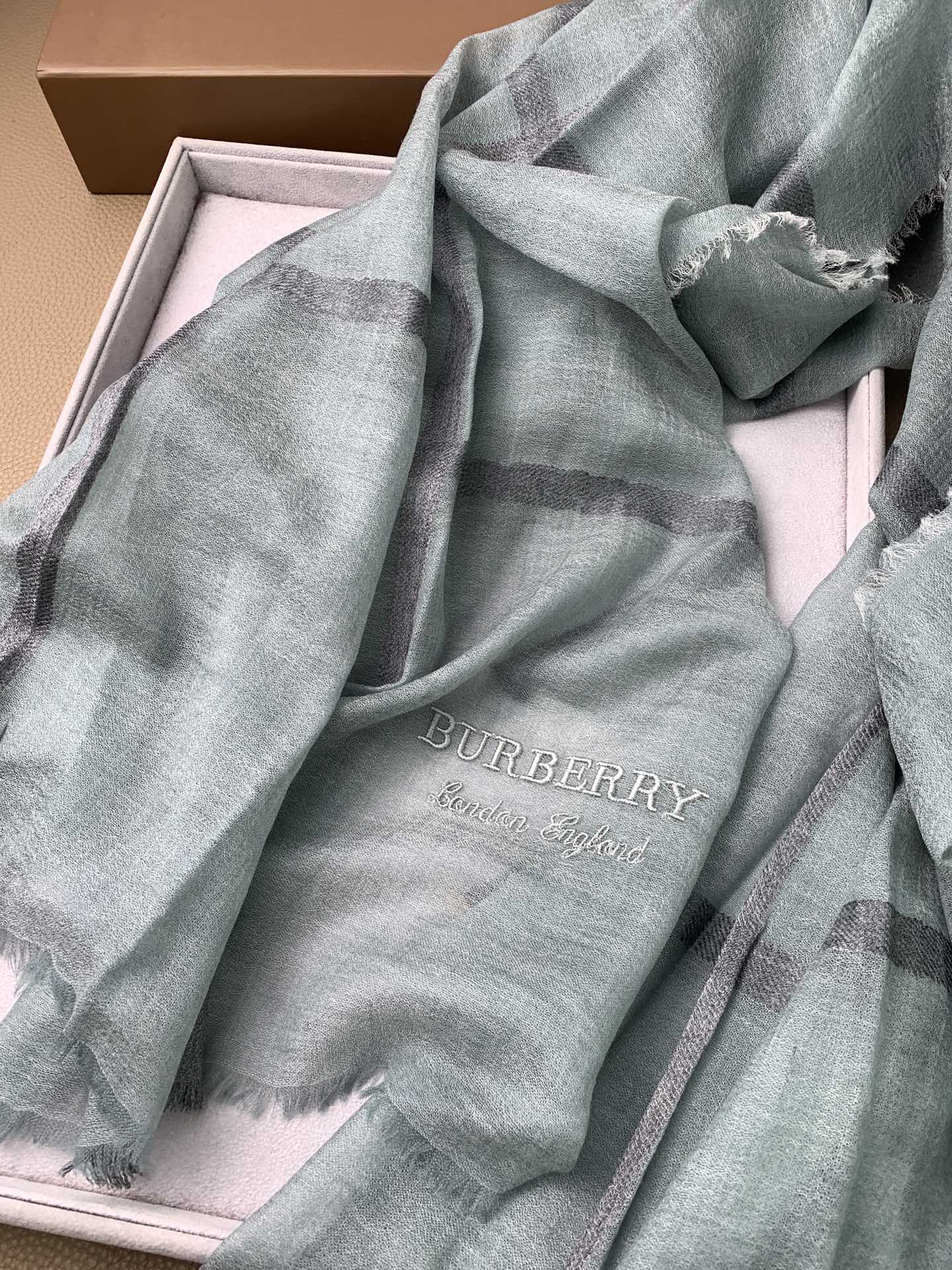 Длинный шарф Burberry из кашемира с принтом - 200 см (85 см в ширину) - 100% кашемир