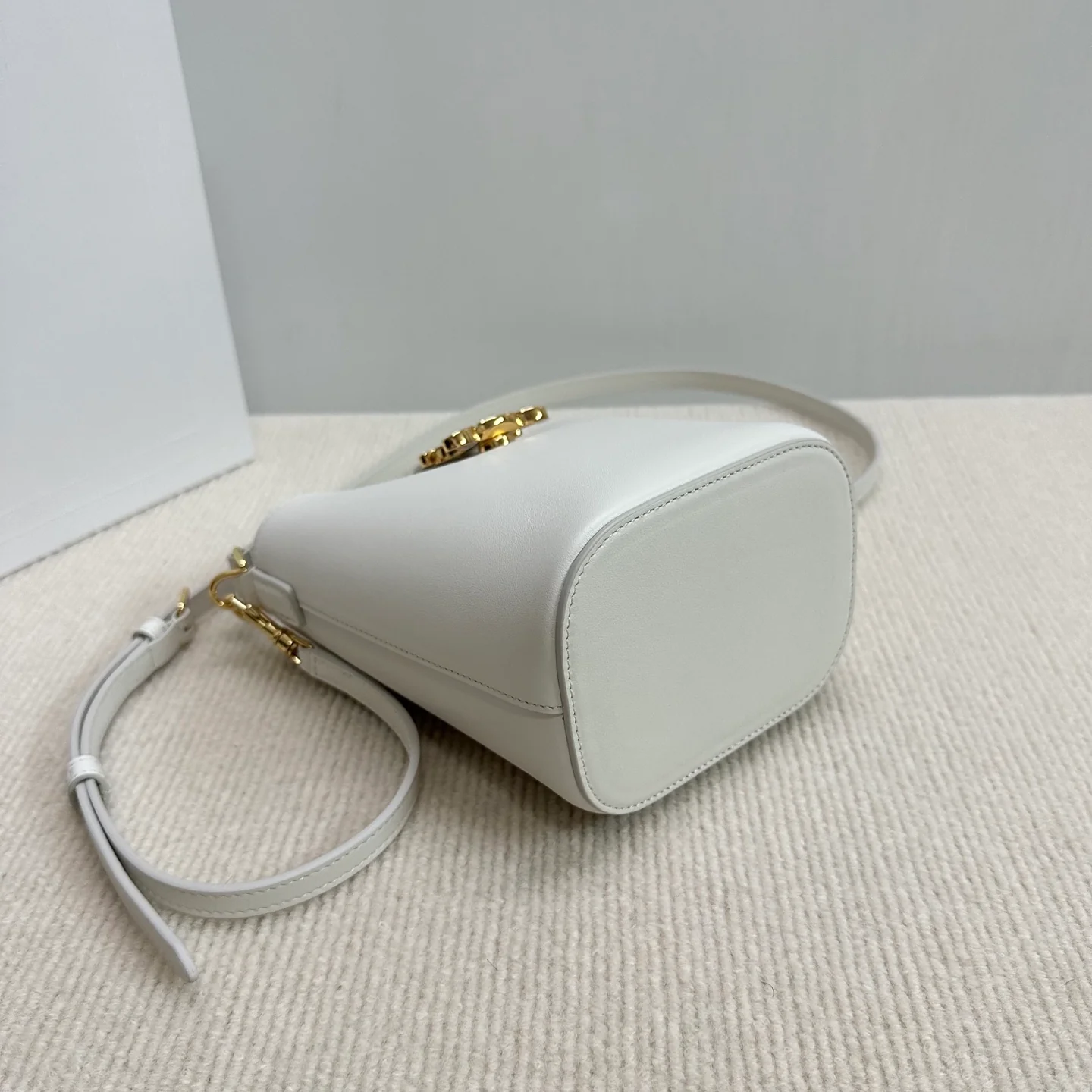 Сумка-ведро Celine Triomphe - Мини - Белая