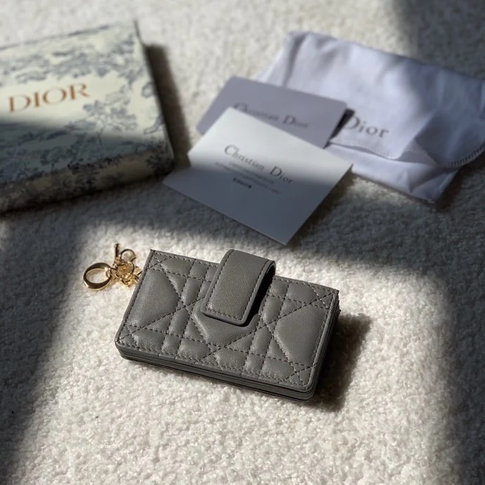 Dior 风琴卡包
