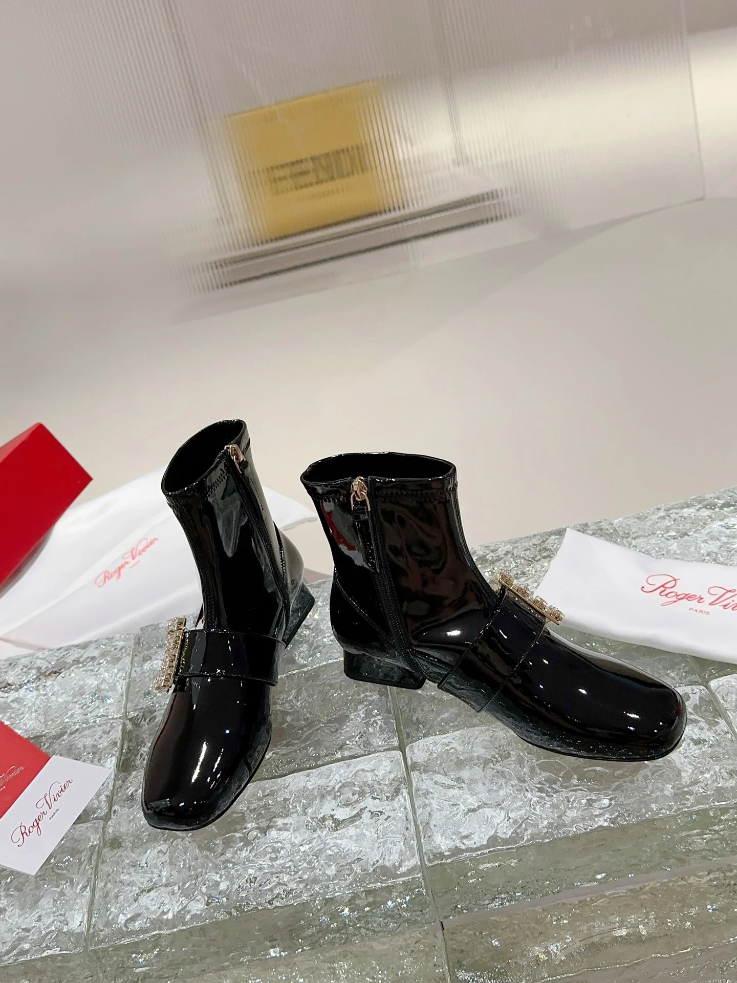 Туфли с квадратным носком и пряжкой - 2024 - Ботильоны на низком каблуке с металлической пряжкой - Черные