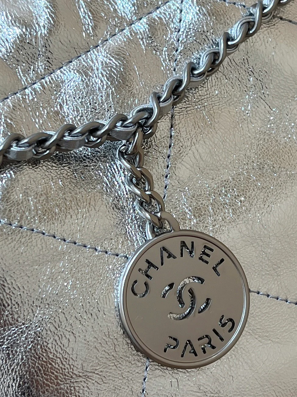 Миниатюрная металлическая кожаная мусорная сумка Chanel 25c - серебристая