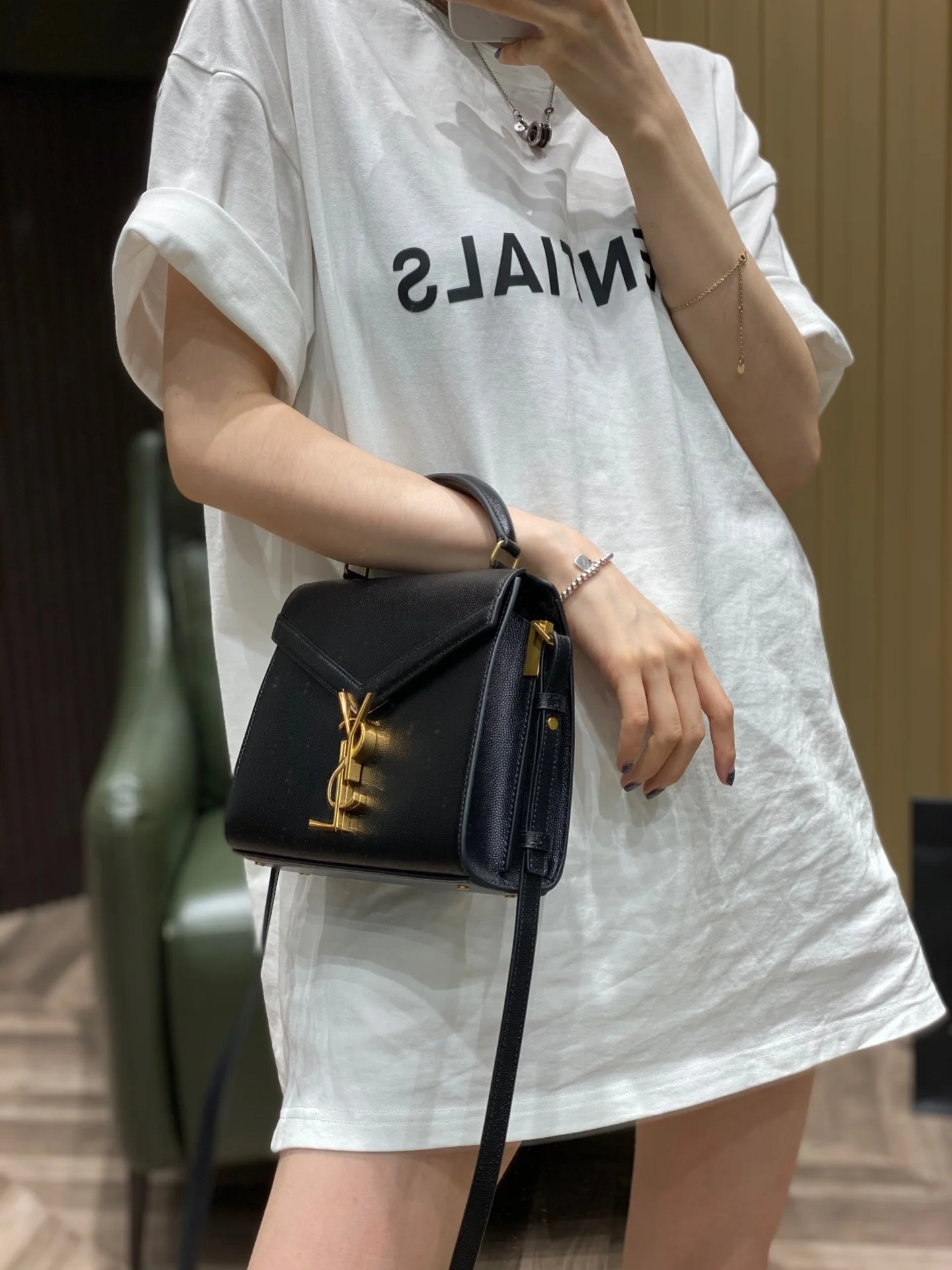 YSL Cassandra - Демонстрация тела - 2