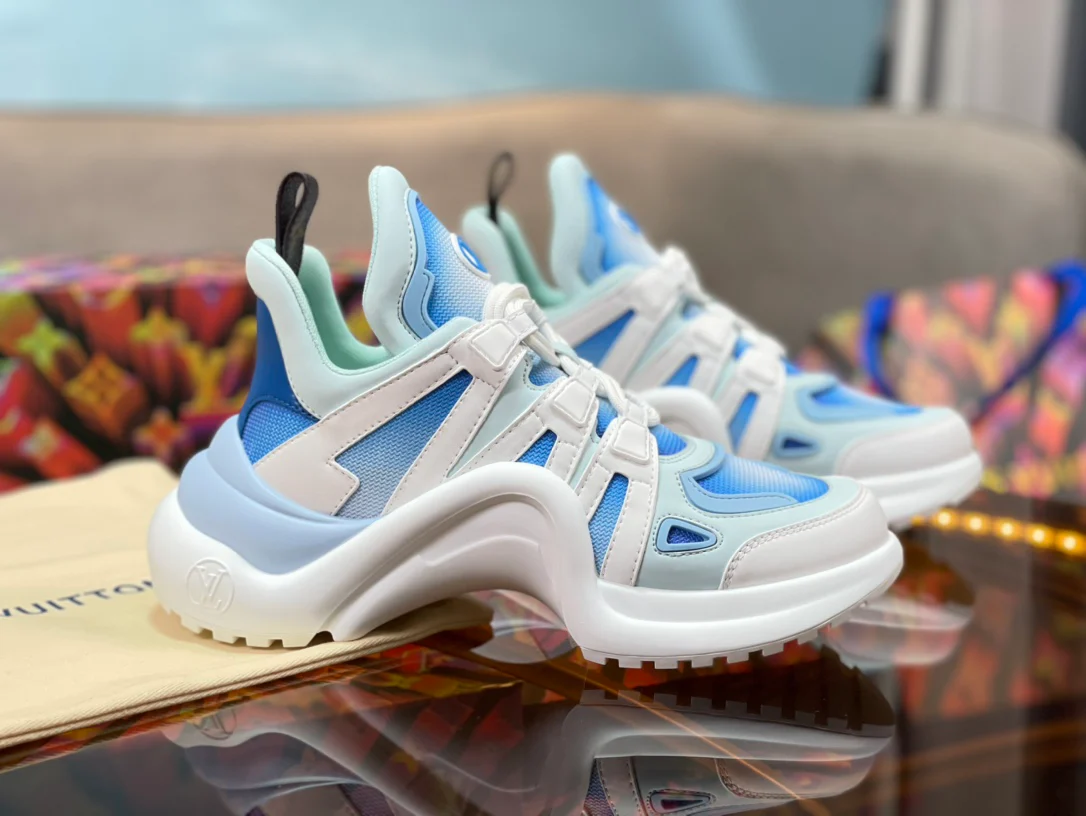 LV - Синие массивные туфли