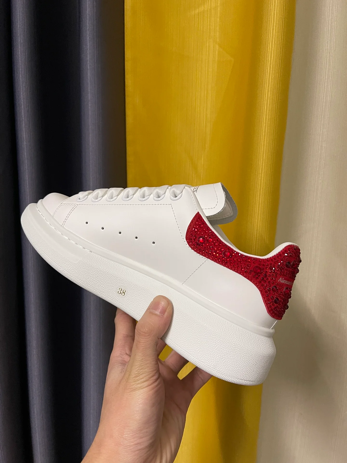 Классические белые кроссовки McQueen - унисекс - Red Diamond - Премиум-издание