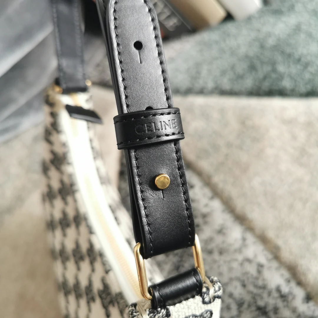 Сумка через плечо Celine Ava Triomphe - ретро, ??черная, с вышивкой.